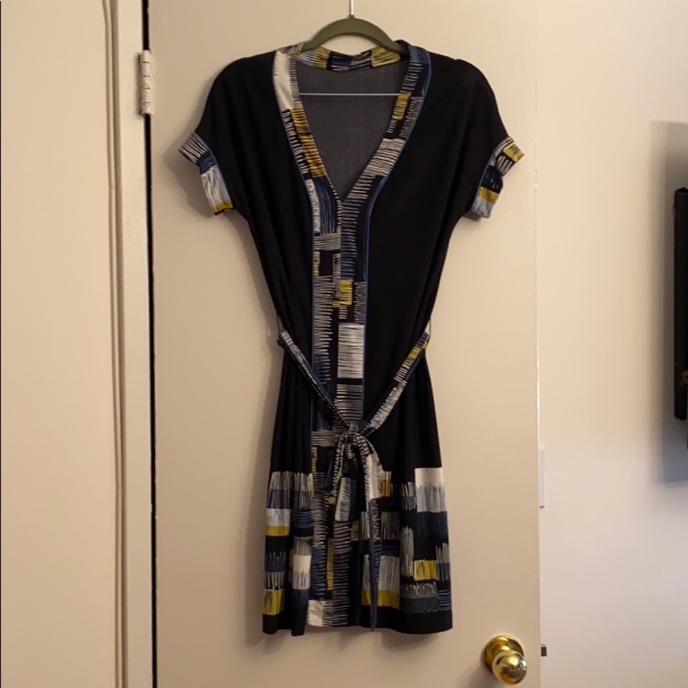 Lightweight detachable belted dress